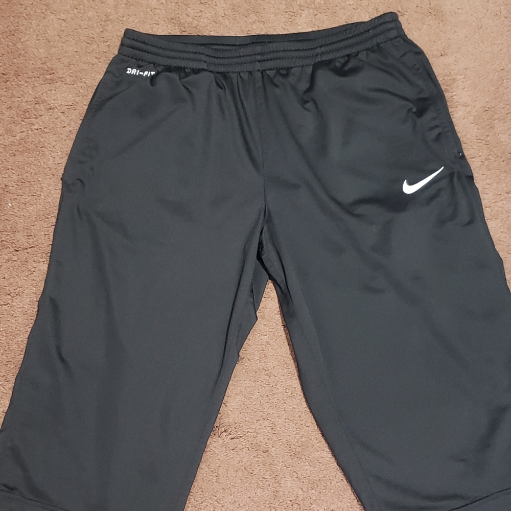 Nike shorts 3/4 lengh